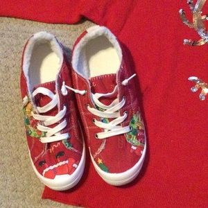 NWT Christmas tree fleece-lined sneaker, size 8.5
